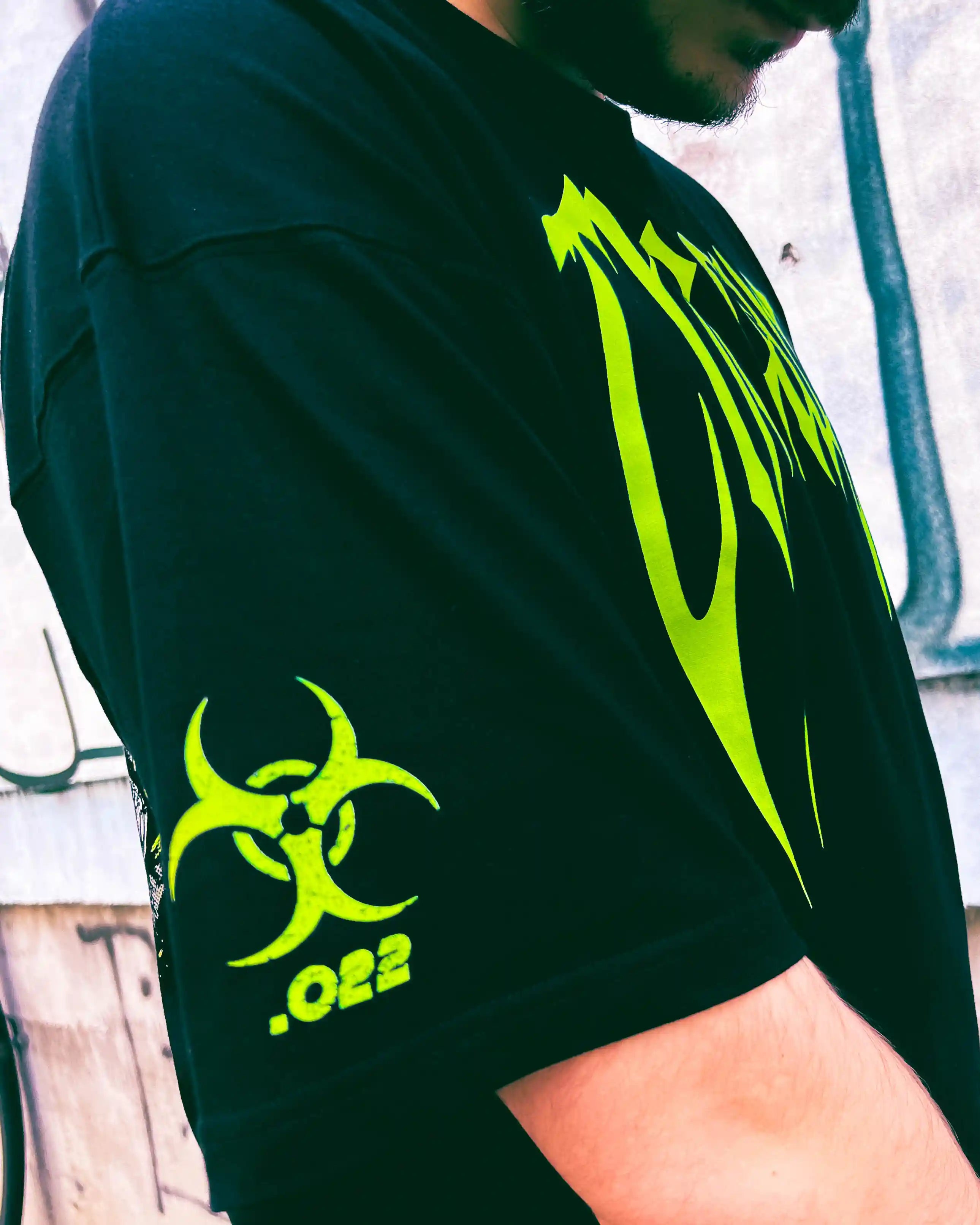 Radioactive - Oversized T-shirt